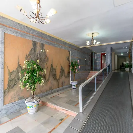 Lejlighed Atico De Tres En El Corazon Del Centro